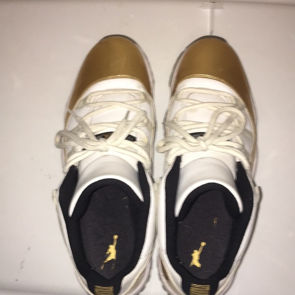 Closing Ceremony 11’s | White/Metallic Gold | S:12 - Picture 4 of 4